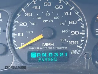 2000 Chevrolet Suburban LT with VIN 3GNGK26U9YG200551, listed as a IAAI auction lot 41527081 with 269,980 mi miles. Bid and sale history available at carsss.com. Image 15.