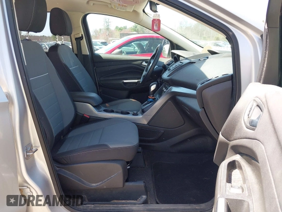 2015 Ford Escape SE with VIN 1FMCU9GX0FUB99881, listed as a IAAI auction lot 42114415 with 138,561 mi miles. Bid and sale history available at carsss.com. Image 5.