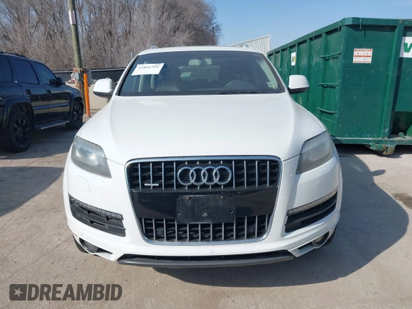 2014 Audi Q7 3.0L TDI Prestige with VIN WA1VMAFE2ED013300, listed as a IAAI auction lot 41801591 with 164,514 mi miles. Bid and sale history available at carsss.com. Image 6.