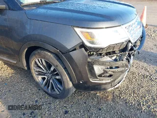 2016 Ford Explorer Platinum z VIN 1FM5K8HT8GGC59412, wystawiony jako IAAI lot #41859172 z przebiegiem 101 631 mil mil oraz . Historia ofert i sprzedaży dostępna na DreamBid. Obrazek 18.
