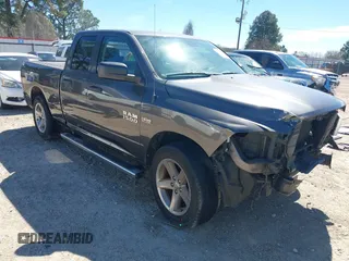 2014 Ram 1500 Express z VIN 1C6RR6FT9ES372411, wystawiony jako IAAI lot #41665643 z przebiegiem 135 582 mil mil oraz . Historia ofert i sprzedaży dostępna na DreamBid. Obrazek 1.