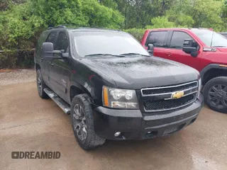 2013 Chevrolet Tahoe LT with VIN 1GNSKBE01DR374262, listed as a IAAI auction lot 41960707 with 243,045 mi miles and . Bid and sale history available at DreamBid. Image 1.