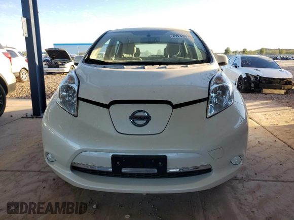 2017 Nissan LEAF SL with VIN 1N4BZ0CPXHC300894, listed as a Copart auction lot 82243014 with 9,895 mi miles and Clean Title. Bid and sale history available at carsss.com. Image 5.