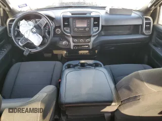 2023 Ram 2500 Tradesman z VIN 3C6UR5CJ9PG518386, wystawiony jako Copart lot #52700975 z przebiegiem 17 637 mil mil oraz Szkoda całkowita • Salvage title. Historia ofert i sprzedaży dostępna na DreamBid. Obrazek 8.