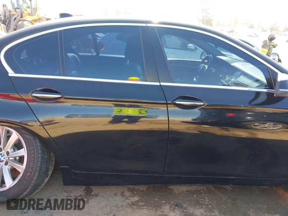 2015 BMW 5 Series 528i z VIN WBA5A5C57FD515826, wystawiony jako IAAI lot #42232062 z przebiegiem 80 641 mil mil oraz . Historia ofert i sprzedaży dostępna na DreamBid. Obrazek 13.