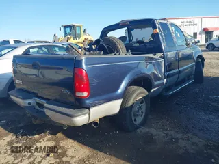 2005 Ford F-250 XL z VIN 1FTNX20555EB77243, wystawiony jako IAAI lot #41095006 z przebiegiem Nie podano mil oraz . Historia ofert i sprzedaży dostępna na DreamBid. Obrazek 4.