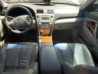 2008 Toyota Camry LE z VIN 4T1BK46KX8U054845, wystawiony jako Copart lot #56856655 z przebiegiem 247 135 mil mil oraz Szkoda całkowita • Salvage title. Historia ofert i sprzedaży dostępna na DreamBid. Obrazek 8.