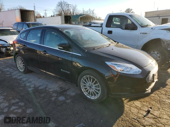 2013 Ford Focus Electric z VIN 1FADP3R44DL378627, wystawiony jako Copart lot #83787714 z przebiegiem 49 803 mil mil oraz Tytuł czysty. Historia ofert i sprzedaży dostępna na DreamBid. Obrazek 4.