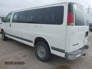 2000 Chevrolet Express with VIN 1GAHG39R0Y1233974, listed as a IAAI auction lot 41729422 with 132,827 mi miles. Bid and sale history available at carsss.com. Image 3.
