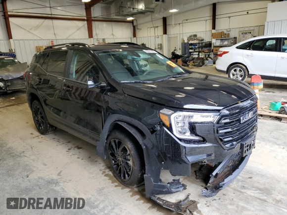 2024 GMC Terrain SLE z VIN 3GKALTEG6RL199479, wystawiony jako Copart lot #46661305 z przebiegiem 13 829 mil mil oraz Szkoda całkowita • Salvage title. Historia ofert i sprzedaży dostępna na DreamBid. Obrazek 4.