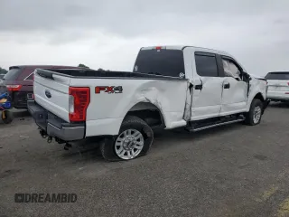 2018 Ford F-250 XL with VIN 1FT7W2B68JED04577, listed as a Copart auction lot 62562155 with 80,457 mi miles and Salvage title. Bid and sale history available at DreamBid. Image 3.