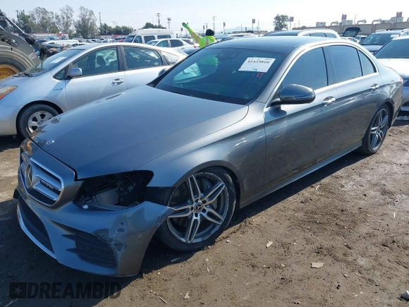 2018 Mercedes-Benz E-Class E 300 with VIN WDDZF4JB0JA293915, listed as a IAAI auction lot 41425810 with 100,232 mi miles. Bid and sale history available at carsss.com. Image 17.