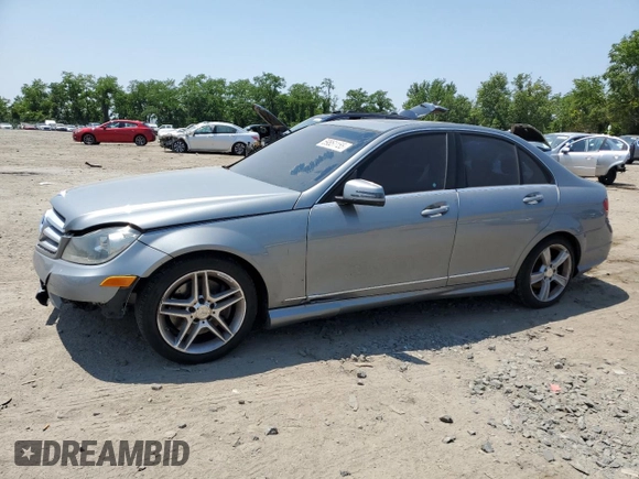 2013 Mercedes-Benz C 350 Sport z VIN WDDGF5HBXDR272336, wystawiony jako Copart lot #59851155 z przebiegiem 189 350 mil mil oraz Czysty tytuł • Clean title. Historia ofert i sprzedaży dostępna na DreamBid. Obrazek 1.