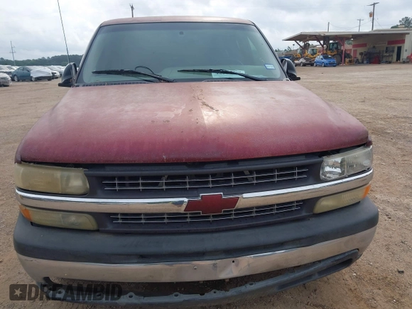 2001 Chevrolet Silverado 1500 LS with VIN 2GCEC19T911148055, listed as a IAAI auction lot 42101561 with 209,174 mi miles. Bid and sale history available at carsss.com. Image 6.