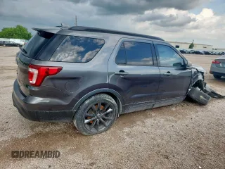 2017 Ford Explorer XLT z VIN 1FM5K7D84HGC65690, wystawiony jako Copart lot #59367475 z przebiegiem 148 492 mil mil oraz Czysty tytuł • Clean title. Historia ofert i sprzedaży dostępna na DreamBid. Obrazek 3.