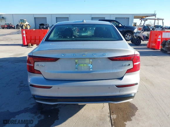 2024 Volvo S60 Core Dark Theme with VIN 7JRL12TKXRG296332, listed as a IAAI auction lot 41208903 with 28,829 mi miles. Bid and sale history available at carsss.com. Image 17.