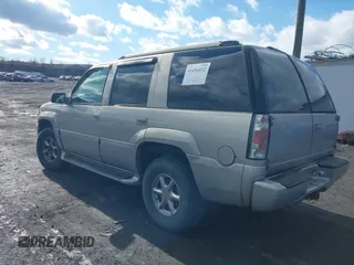 1999 GMC Denali z VIN 1GKEK13R7XR903255, wystawiony jako IAAI lot #41496032 z przebiegiem 233 645 mil mil oraz . Historia ofert i sprzedaży dostępna na DreamBid. Obrazek 3.
