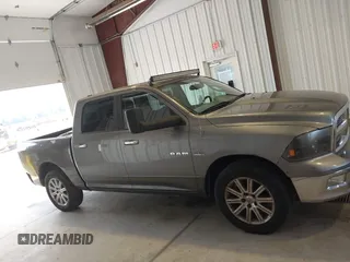 2010 Dodge 1500 SLT с VIN 1D7RV1CT3AS239204, выставлен на аукционе IAAI как лот 42361902 с пробегом 203 967 миль миль и . История ставок и продаж доступна на DreamBid. Изображение 12.