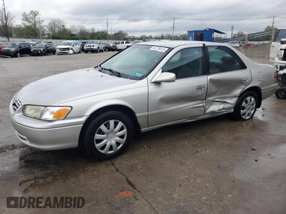 2001 Toyota Camry CE z VIN 4T1BG22K71U847635, wystawiony jako Copart lot #53729415 z przebiegiem 176 347 mil mil oraz Nie do naprawy • Non repairable. Historia ofert i sprzedaży dostępna na DreamBid. Obrazek 1.