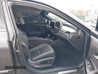 2022 Lexus ES 350 z VIN 58ACZ1B18NU133558, wystawiony jako IAAI lot #41837796 z przebiegiem 35 770 mil mil oraz . Historia ofert i sprzedaży dostępna na DreamBid. Obrazek 5.