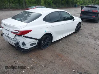 2025 Toyota Camry LE z VIN 4T1DAACK6SU545886, wystawiony jako IAAI lot #42120578 z przebiegiem Nie podano mil oraz . Historia ofert i sprzedaży dostępna na DreamBid. Obrazek 4.