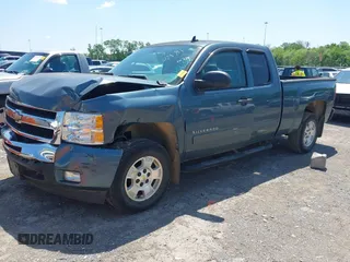 2011 Chevrolet Silverado 1500 LT with VIN 1GCRCSE05BZ202981, listed as a IAAI auction lot 42136318 with 106,277 mi miles and . Bid and sale history available at DreamBid. Image 2.