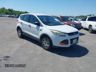 2016 Ford Escape S with VIN 1FMCU0F76GUA13517, listed as a IAAI auction lot 41974241 with 209,527 mi miles. Bid and sale history available at carsss.com. Image 1.