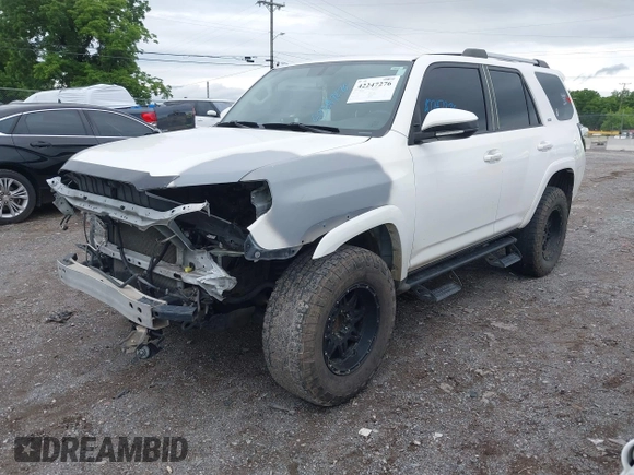 2018 Toyota 4Runner SR5 с VIN JTEZU5JR8J5187543, выставлен на аукционе IAAI как лот 42247276 с пробегом 101 405 миль миль и . История ставок и продаж доступна на DreamBid. Изображение 19.