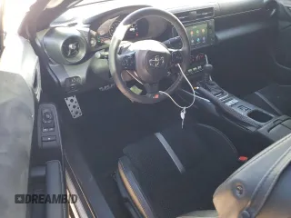 2024 Toyota 86 Premium with VIN JF1ZNBE19R8755626, listed as a Copart auction lot 45755815 with 3,792 mi miles and Clean Title. Bid and sale history available at DreamBid. Image 8.