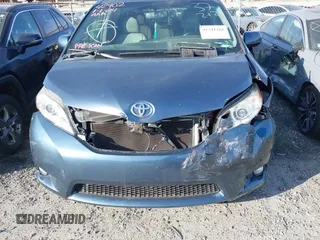 2016 Toyota Sienna XLE with VIN 5TDYK3DC8GS720852, listed as a IAAI auction lot 41341268 with 119,927 mi miles. Bid and sale history available at carsss.com. Image 13.