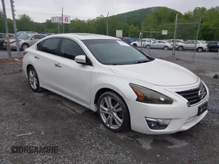 2013 Nissan Altima SV z VIN 1N4BL3AP8DN407348, wystawiony jako IAAI lot #42223488 z przebiegiem 187 466 mil mil oraz . Historia ofert i sprzedaży dostępna na DreamBid. Obrazek 1.