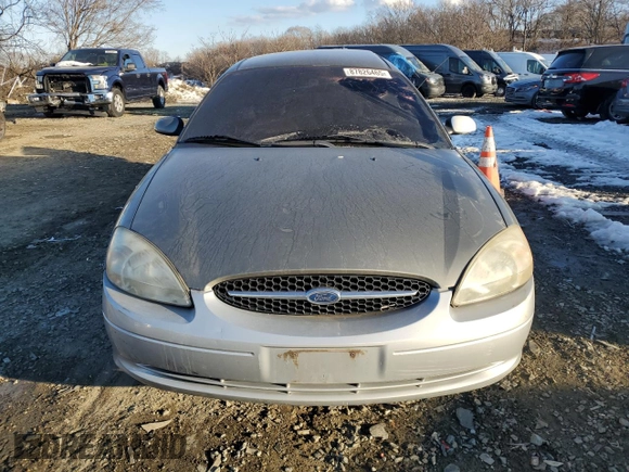 2002 Ford Taurus SES Standard with VIN 1FAFP55212A204077, listed as a Copart auction lot 87826465 with 101,651 mi miles and Salvage Title. Bid and sale history available at DreamBid. Image 5.