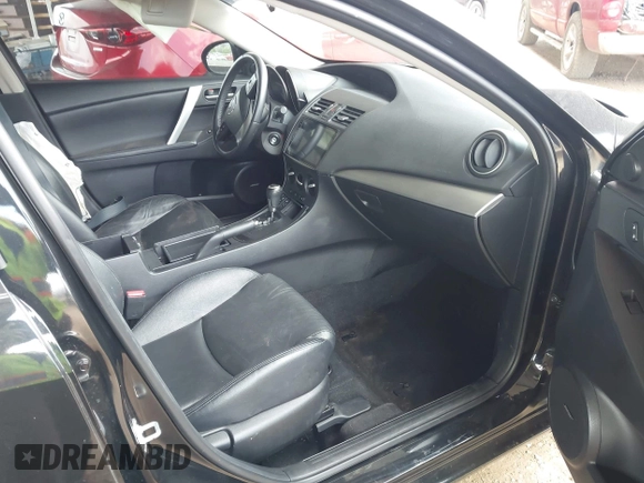 2012 Mazda 3 i Grand Touring z VIN JM1BL1M85C1608634, wystawiony jako IAAI lot #42213183 z przebiegiem 67 114 mil mil oraz . Historia ofert i sprzedaży dostępna na DreamBid. Obrazek 5.