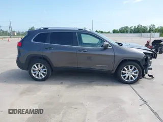 2017 Jeep Cherokee Limited z VIN 1C4PJLDB2HW503255, wystawiony jako IAAI lot #42249578 z przebiegiem 46 528 mil mil oraz . Historia ofert i sprzedaży dostępna na DreamBid. Obrazek 13.