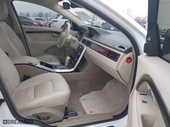2012 Volvo S80 3.2L with VIN YV1952AS7C1162821, listed as a IAAI auction lot 41427274 with 114507 miles. Bid and sale history available at carsss.com. Image 5.