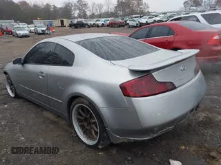 2005 Infiniti G35 Coupe with VIN JNKCV54E75M423240, listed as a IAAI auction lot 41103597 with 121,413 mi miles. Bid and sale history available at carsss.com. Image 3.