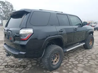 2017 Toyota 4Runner SR5 с VIN JTEZU5JR8H5159090, выставлен на аукционе IAAI как лот 42490310 с пробегом 60 546 миль миль и . История ставок и продаж доступна на DreamBid. Изображение 4.