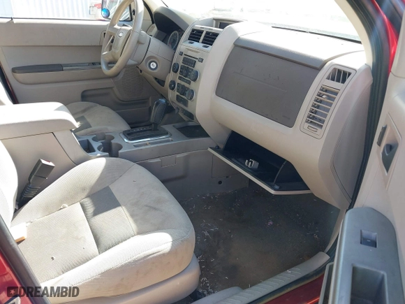2008 Ford Escape XLT with VIN 1FMCU93Z68KD63463, listed as a IAAI auction lot 41831934 with 187,621 mi miles. Bid and sale history available at carsss.com. Image 5.