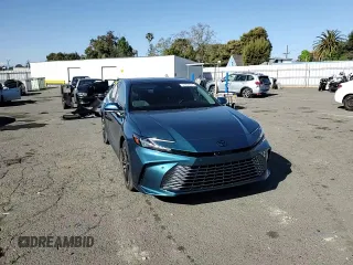2025 Toyota Camry LE z VIN 4T1DBADK3SU502862, wystawiony jako Copart lot #51853575 z przebiegiem 31 601 mil mil oraz Szkoda całkowita • Salvage title. Historia ofert i sprzedaży dostępna na DreamBid. Obrazek 10.