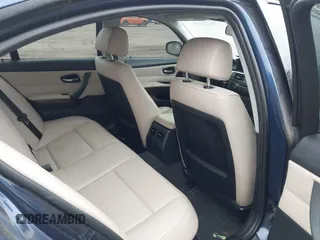 2011 BMW 3 Series 328i xDrive z VIN WBAPK5G51BNN29628, wystawiony jako IAAI lot #42245328 z przebiegiem 177 218 mil mil oraz . Historia ofert i sprzedaży dostępna na DreamBid. Obrazek 8.