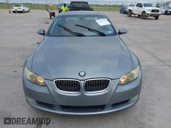 2009 BMW 3 Series 328i xDrive z VIN WBAWV53549PF95715, wystawiony jako IAAI lot #42296949 z przebiegiem 182 003 mil mil oraz . Historia ofert i sprzedaży dostępna na DreamBid. Obrazek 6.