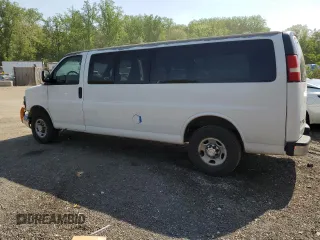2008 Chevrolet Express Passenger with VIN 1GAHG39K981177228, listed as a Copart auction lot 55031385 with 274,971 mi miles and Salvage title. Bid and sale history available at DreamBid. Image 2.