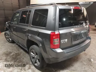 2015 Jeep Patriot Latitude z VIN 1C4NJRFB4FD409149, wystawiony jako IAAI lot #42268239 z przebiegiem 107 145 mil mil oraz . Historia ofert i sprzedaży dostępna na DreamBid. Obrazek 3.