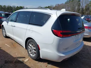 2022 Chrysler Pacifica Touring L with VIN 2C4RC1BGXNR132615, listed as a IAAI auction lot 41643983 with 45,717 mi miles and . Bid and sale history available at DreamBid. Image 3.