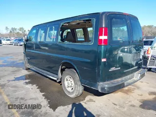 2005 Chevrolet Express Passenger z VIN 1GAGG25V251242079, wystawiony jako IAAI lot #41353852 z przebiegiem 193 081 mil mil oraz . Historia ofert i sprzedaży dostępna na DreamBid. Obrazek 3.