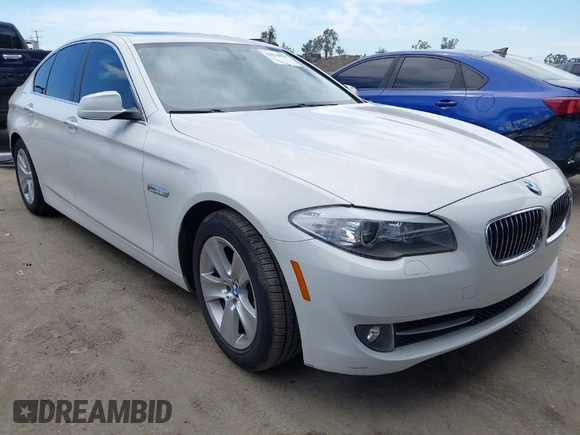 2013 BMW 5 Series 528i with VIN WBAXG5C50DDY34618, listed as a IAAI auction lot 42018050 with 85,272 mi miles and . Bid and sale history available at carsss.com. Image 1.