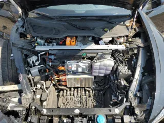 2023 Audi e-tron GT Prestige z VIN WAUDJBFWXP7003055, wystawiony jako Copart lot #71028874 z przebiegiem 7107 mil mil oraz Szkody całkowita. Historia ofert i sprzedaży dostępna na DreamBid. Obrazek 11.