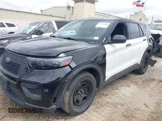 2021 Ford Police Interceptor Utility z VIN 1FM5K8ABXMGA46944, wystawiony jako IAAI lot #42087400 z przebiegiem 82 623 mil mil oraz . Historia ofert i sprzedaży dostępna na DreamBid. Obrazek 2.