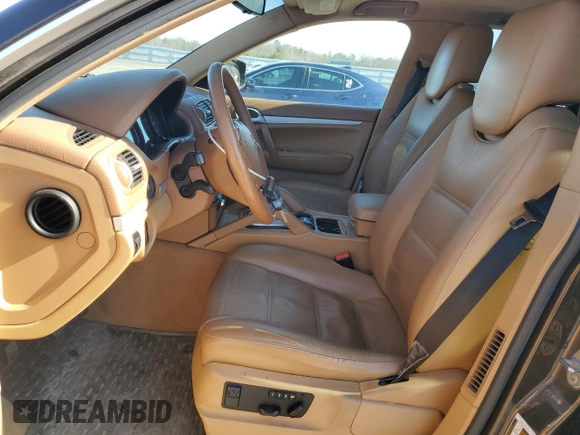 2010 Porsche Cayenne z VIN WP1AA2AP9ALA08492, wystawiony jako Copart lot #44543155 z przebiegiem 144 106 mil mil oraz Szkody całkowita. Historia ofert i sprzedaży dostępna na DreamBid. Obrazek 7.