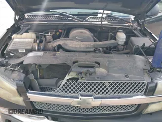2004 Chevrolet Avalanche with VIN 3GNEC12T04G247585, listed as a IAAI auction lot 42139200 with 135,480 mi miles. Bid and sale history available at carsss.com. Image 10.